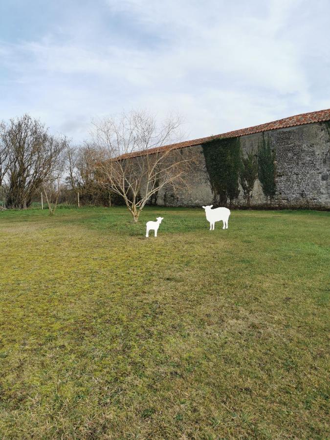 Bed and Breakfast Au Domaine De Gigie Chervettes Exterior foto