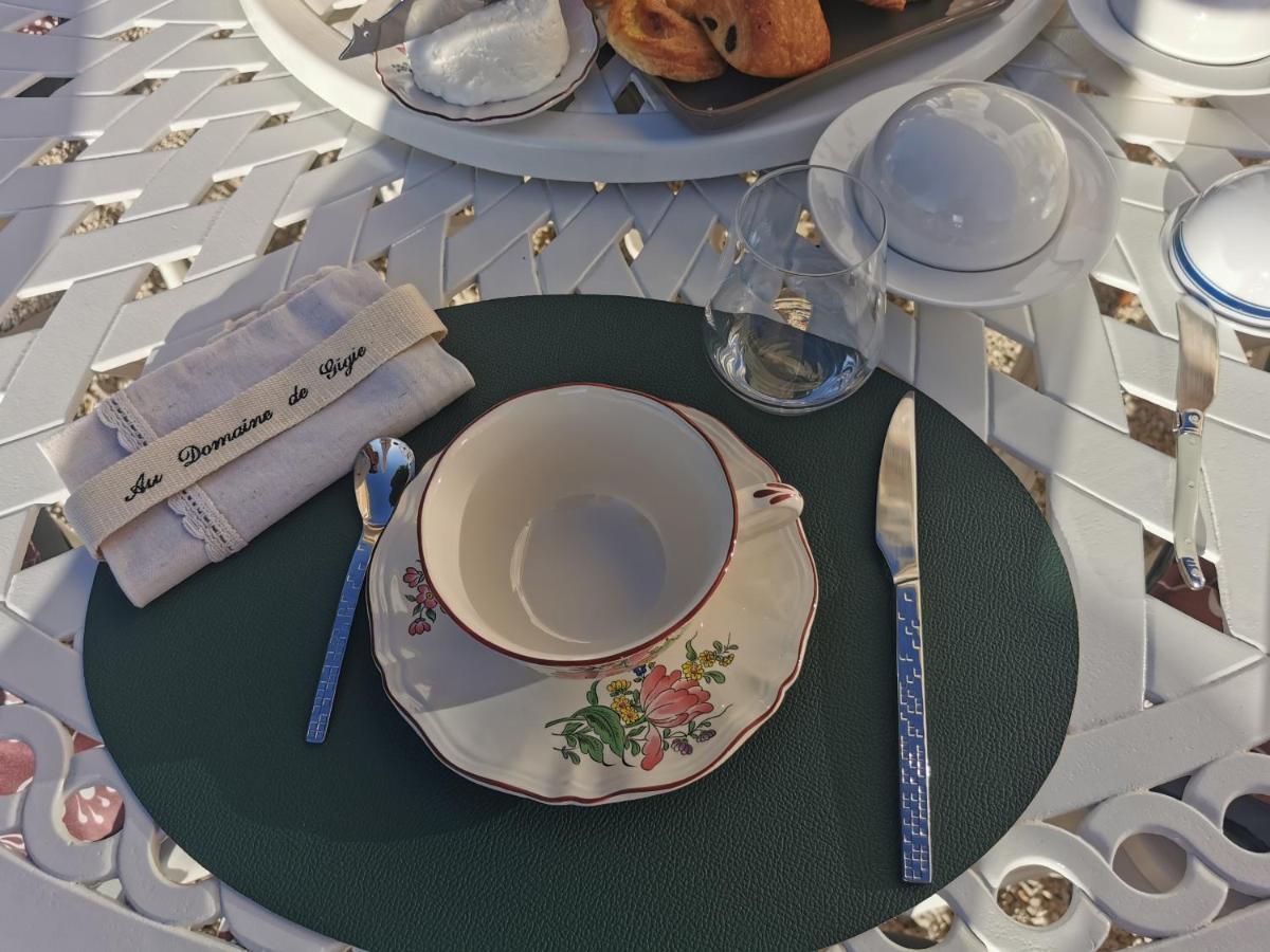 Bed and Breakfast Au Domaine De Gigie Chervettes Exterior foto